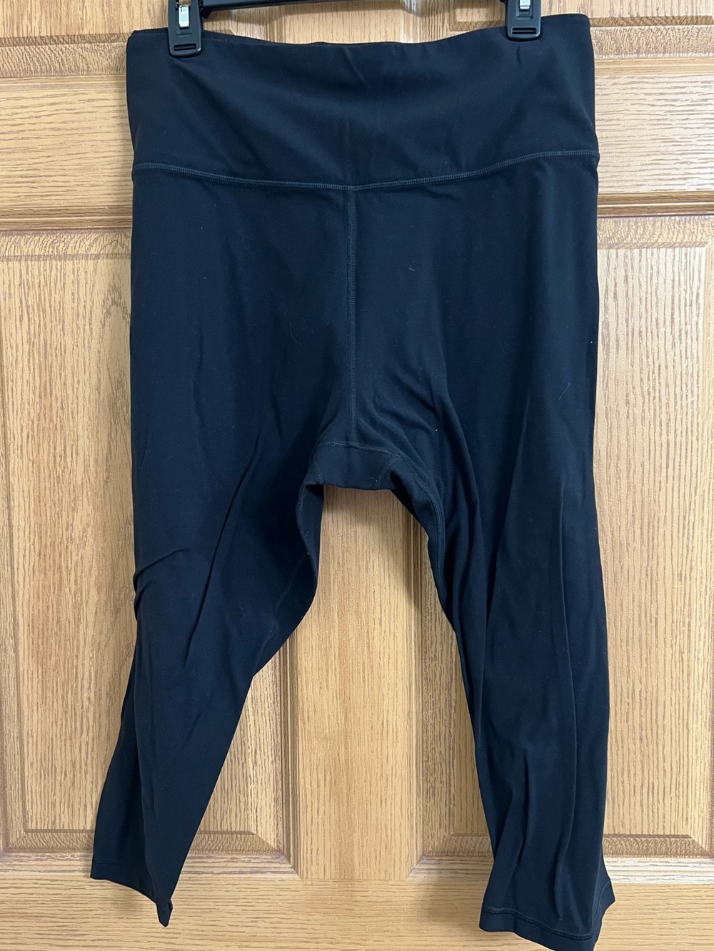 Athleta Elation Capri Leggings
